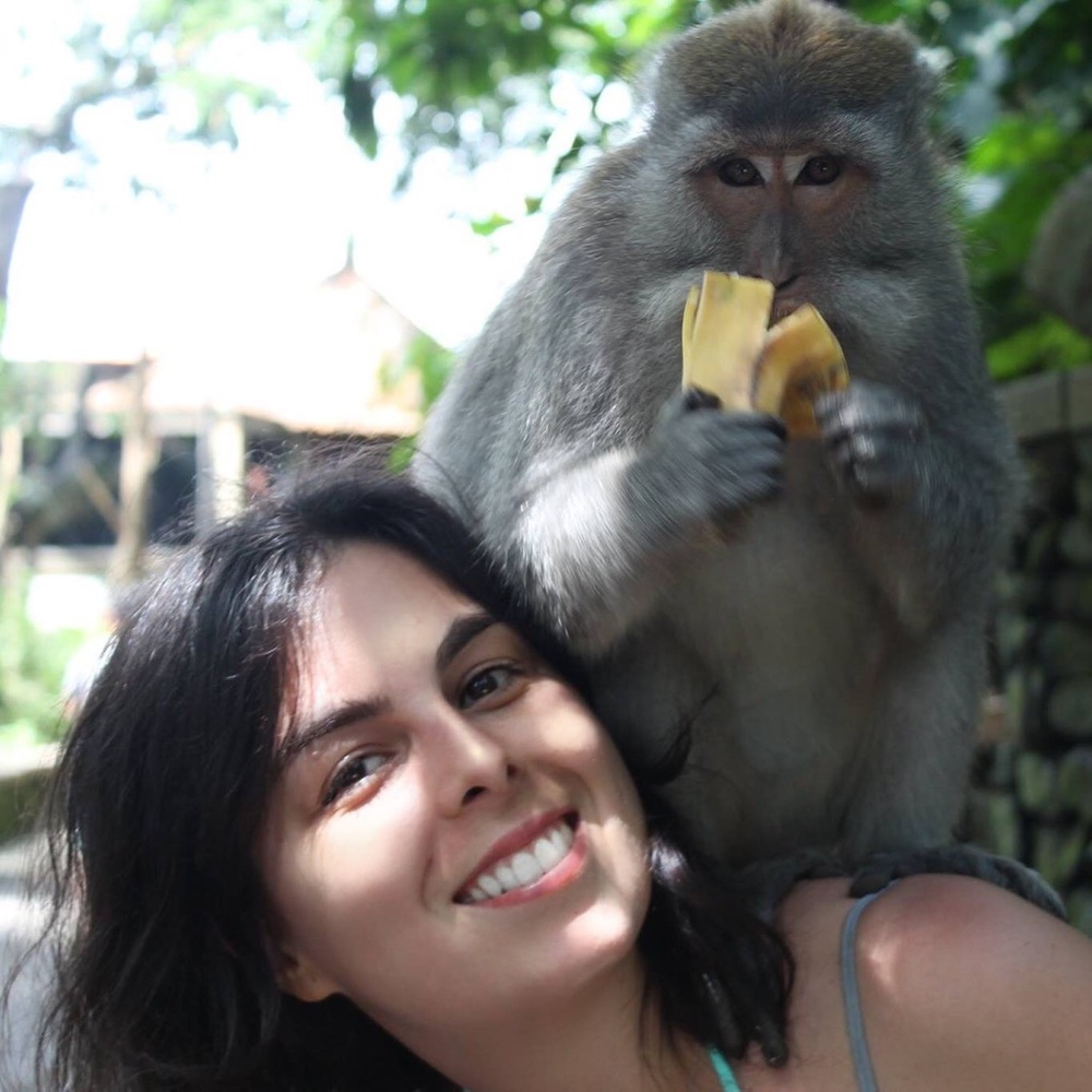 Meet your Posher, Flora